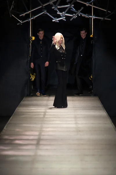 Look 49